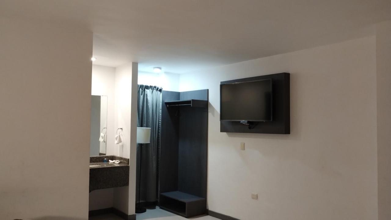 Hotel El Rancho Sabinas Hidalgo エクステリア 写真